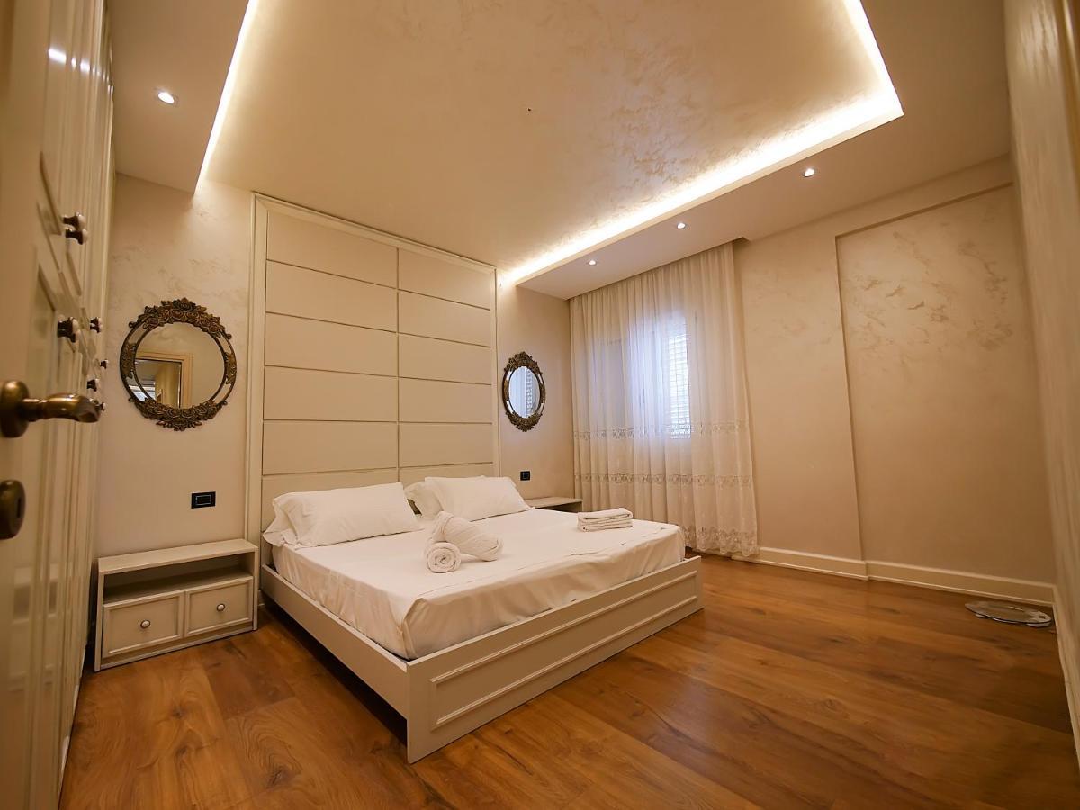 Sea Side Apartment Vlore Bagian luar foto