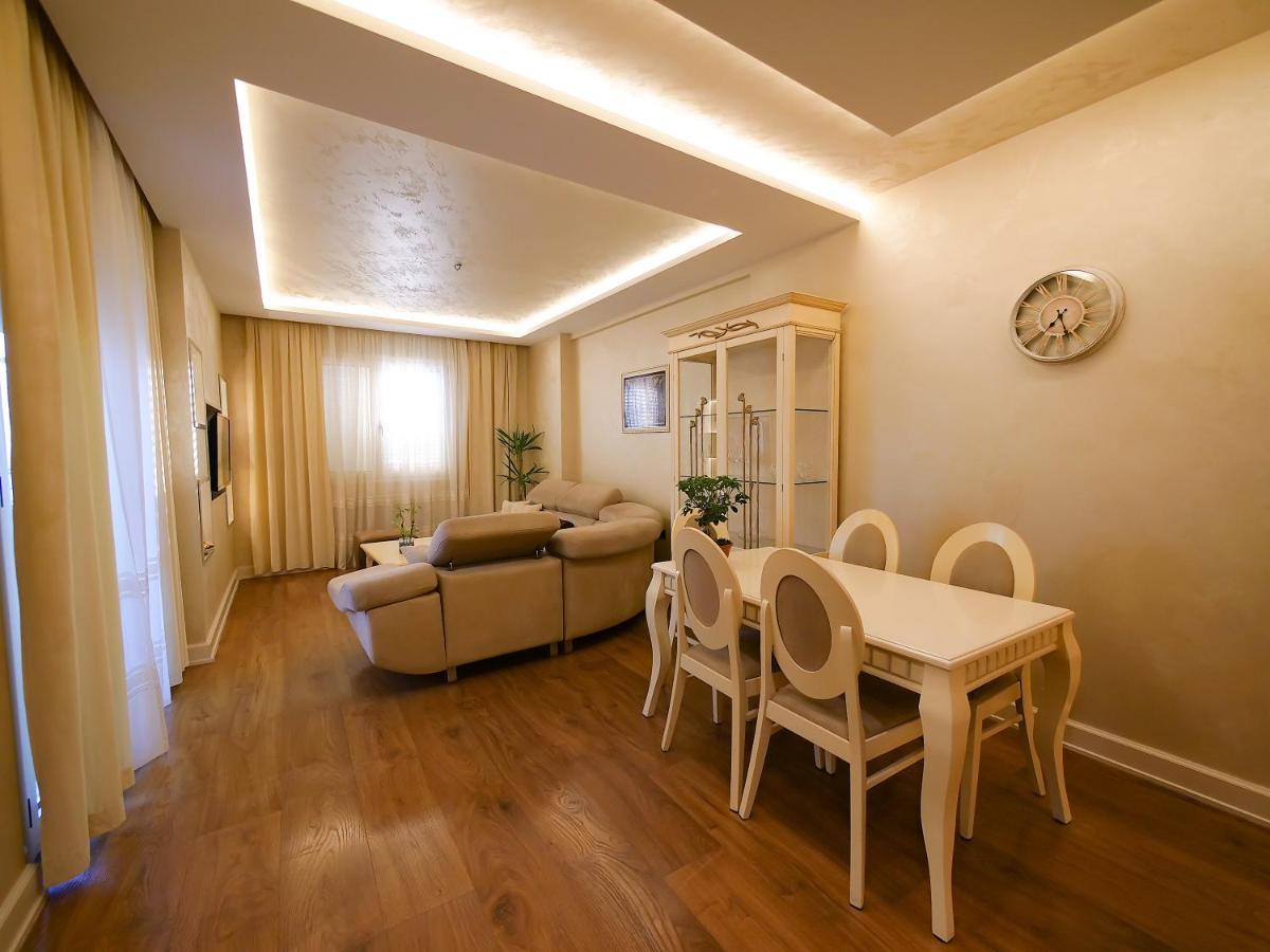 Sea Side Apartment Vlore Bagian luar foto
