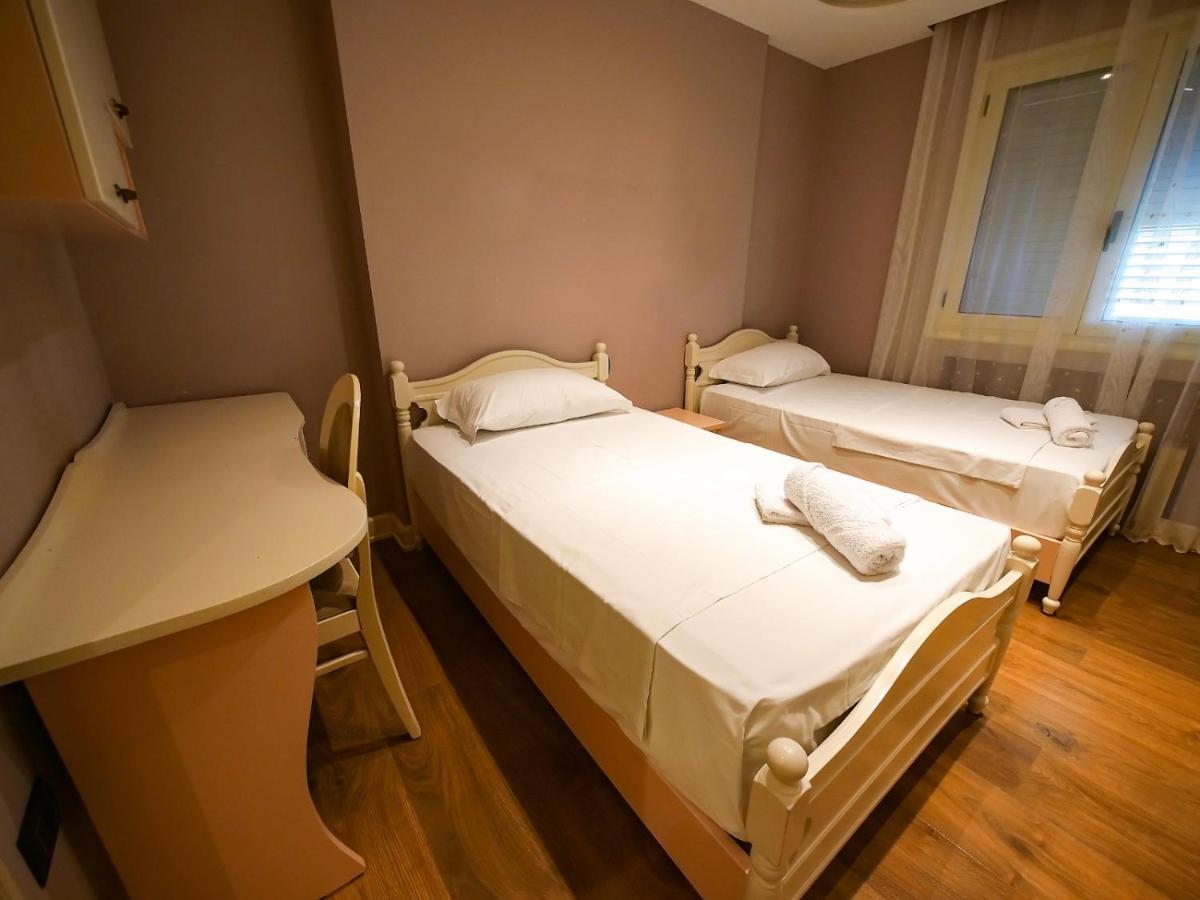 Sea Side Apartment Vlore Bagian luar foto