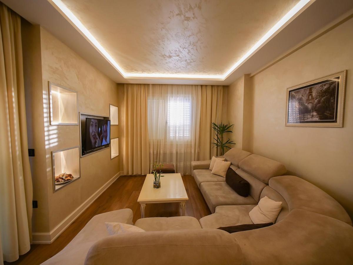 Sea Side Apartment Vlore Bagian luar foto