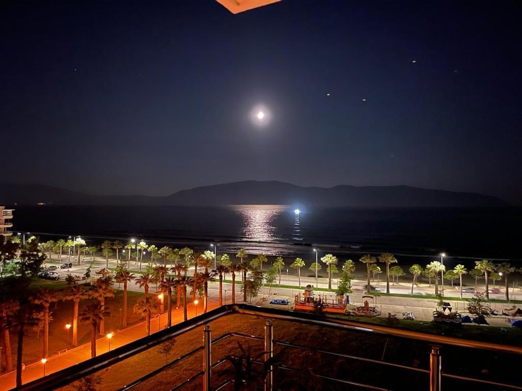 Sea Side Apartment Vlore Bagian luar foto
