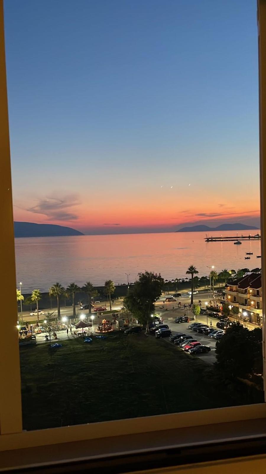 Sea Side Apartment Vlore Bagian luar foto