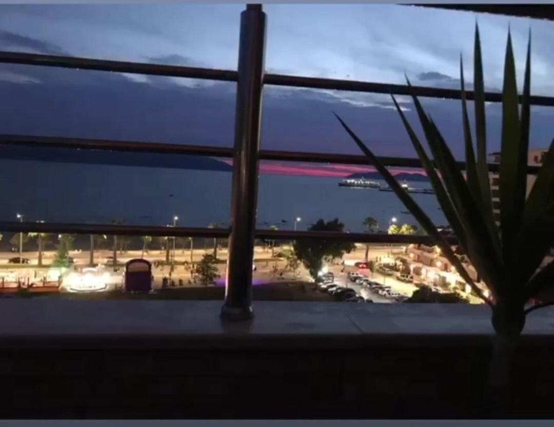 Sea Side Apartment Vlore Bagian luar foto
